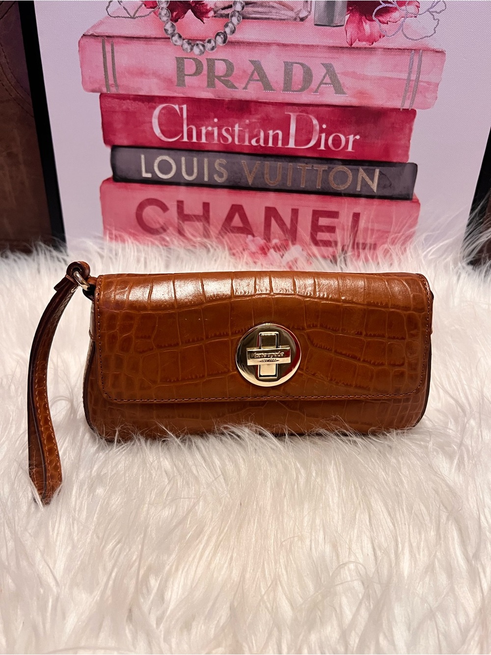 kate spade vintage Brown Faux-Croc Wristlet Clutch with Gold Turnlock